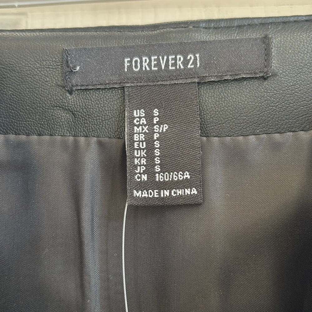 NWT Black Faux Leather Skirt - Picture 8 of 13